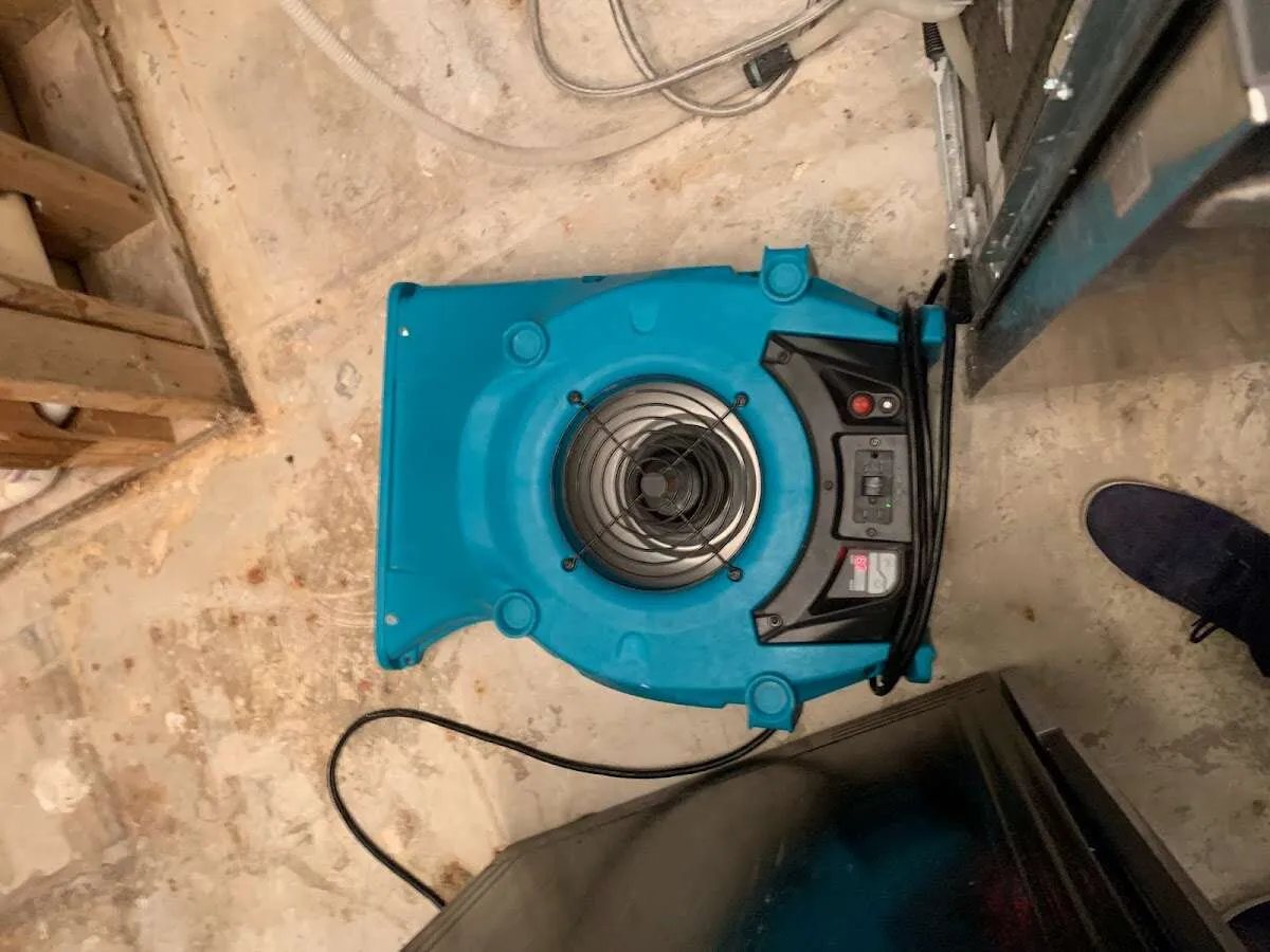 Air mover drying equipment for Mold Remediation & Removal in Vero Beach